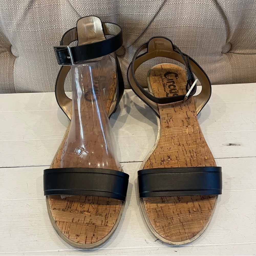 SAM Edelman Sandals Women 9.5 Black Ankle Strap Gold Block Heel Gold Buckle